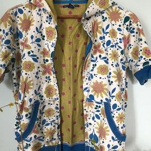 Short sleeve hoodie zip up